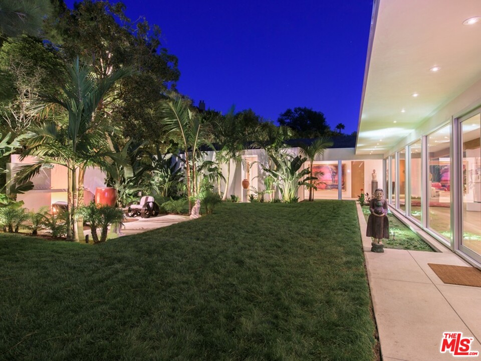 1822 Westridge Road Los Angeles, CA 90049 - Photo 5 of 44