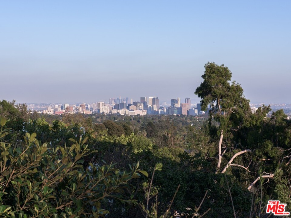 1822 Westridge Road Los Angeles, CA 90049 - Photo 41 of 44