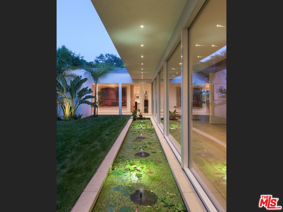 1822 Westridge Road Los Angeles, CA 90049 - Photo 7 of 44