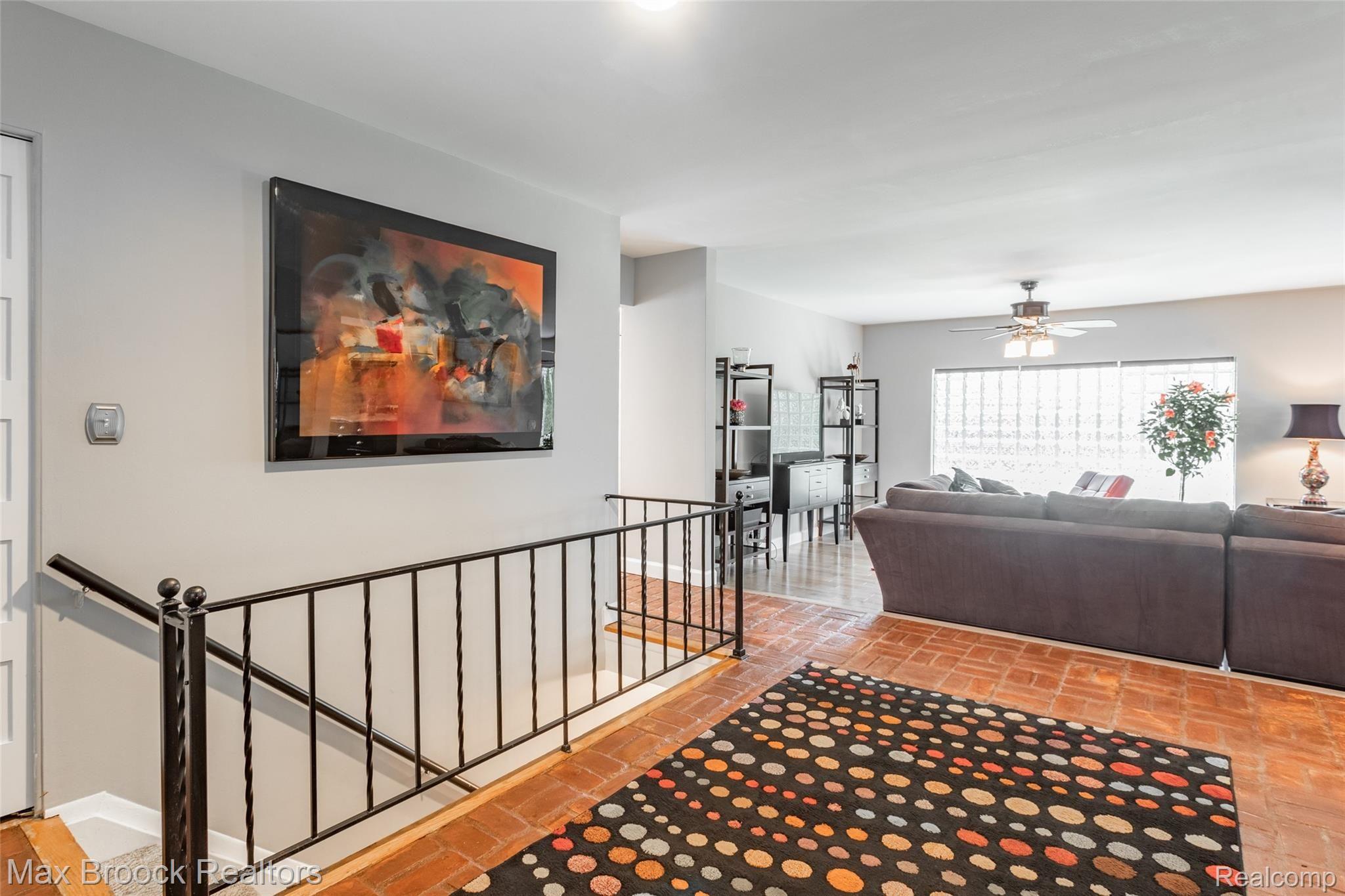 30051 Rambling Road Southfield, MI 48076 - Photo 2 of 42 244A8657-HDR.jpg