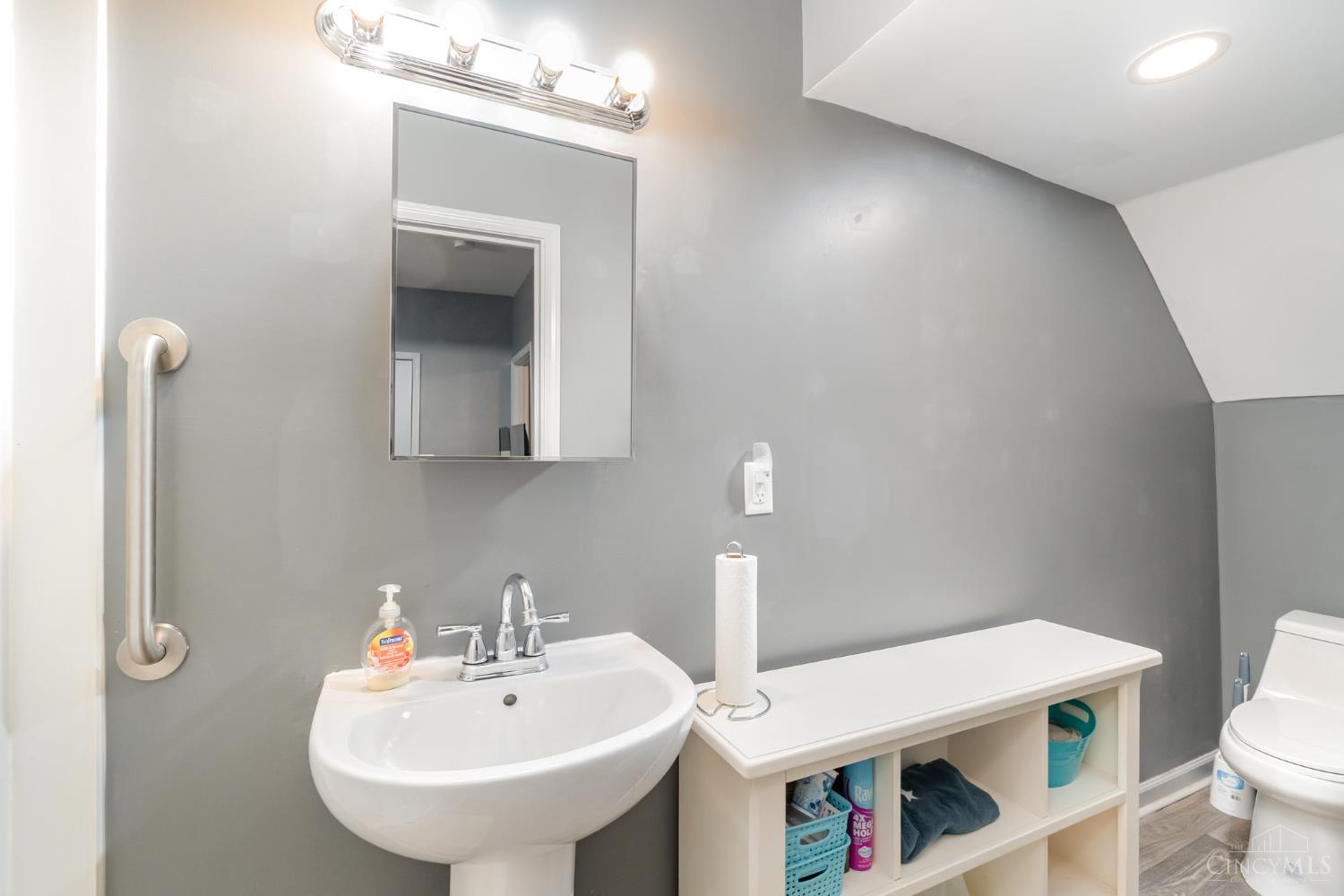 4436 Winton Road Cincinnati, OH 45232 - Photo 14 of 23 Gallery Image 14
