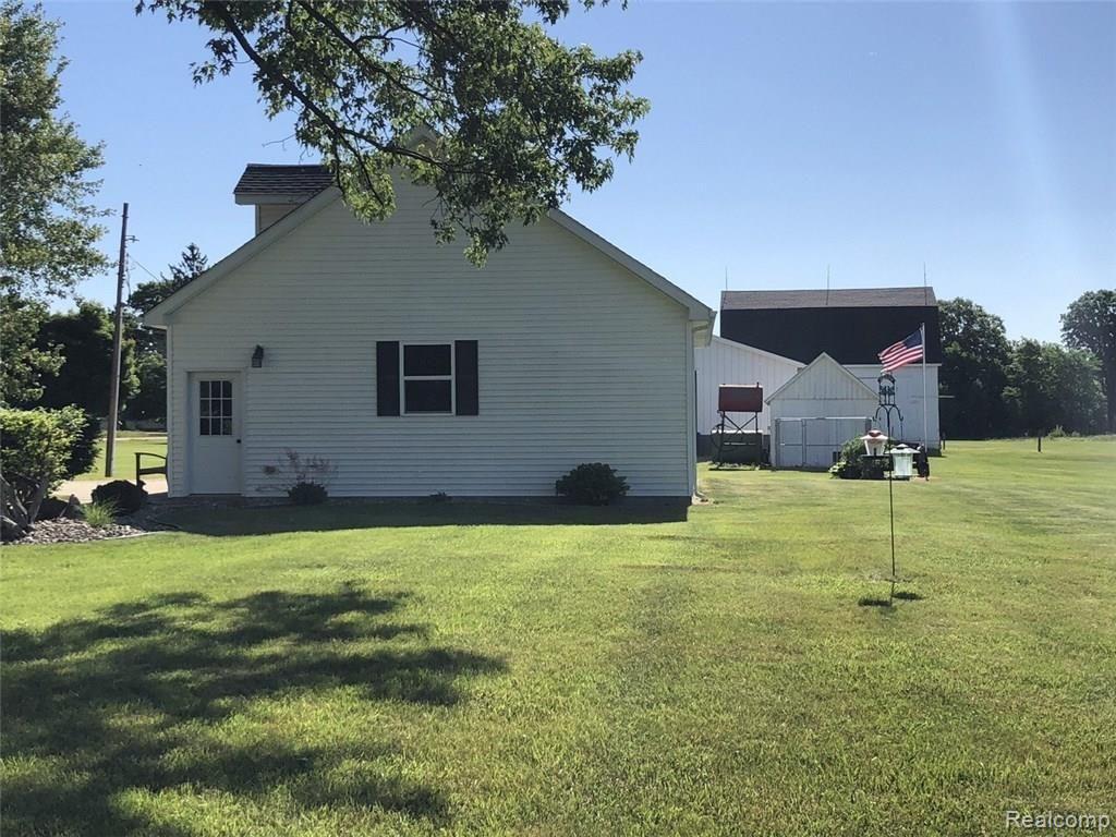5784 Sutton Road Dryden, MI 48428 - Photo 11 of 55 IMG_2523 - Copy.JPG
