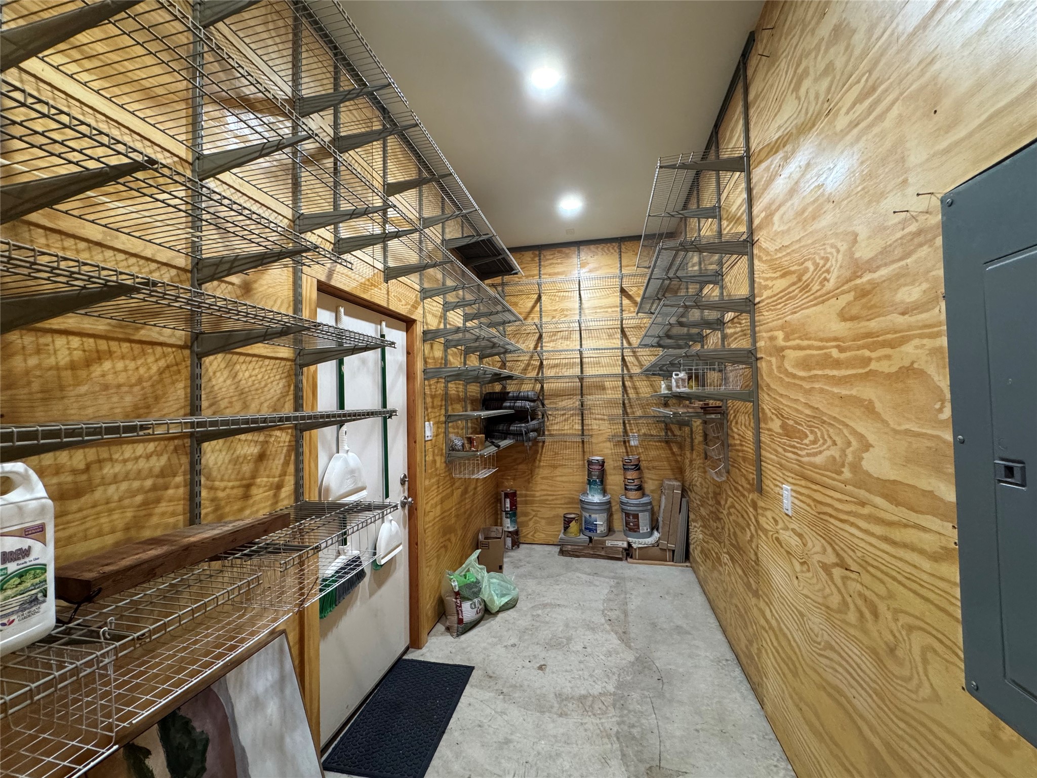 1314 Harvard Street Houston, TX 77008 - Photo 33 of 36 a view of a storage room