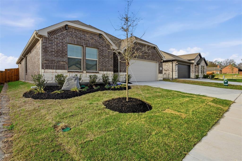 2222 Rannoch Street Sherman, TX 75092 - Photo 2 of 31