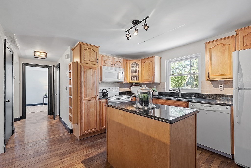 91 Hartwell Road Bedford, MA 01730 - Photo 11 of 27 Gallery Image 11