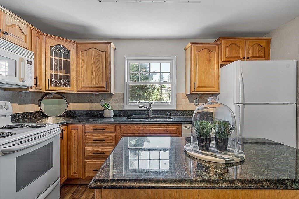 91 Hartwell Road Bedford, MA 01730 - Photo 13 of 27 Gallery Image 13