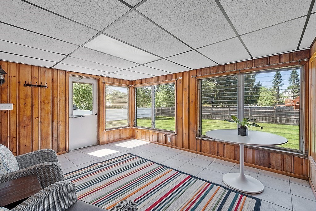 91 Hartwell Road Bedford, MA 01730 - Photo 18 of 27 Gallery Image 18