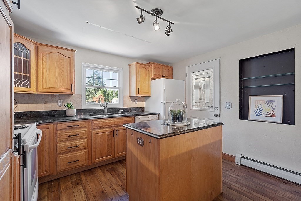91 Hartwell Road Bedford, MA 01730 - Photo 10 of 27 Gallery Image 10