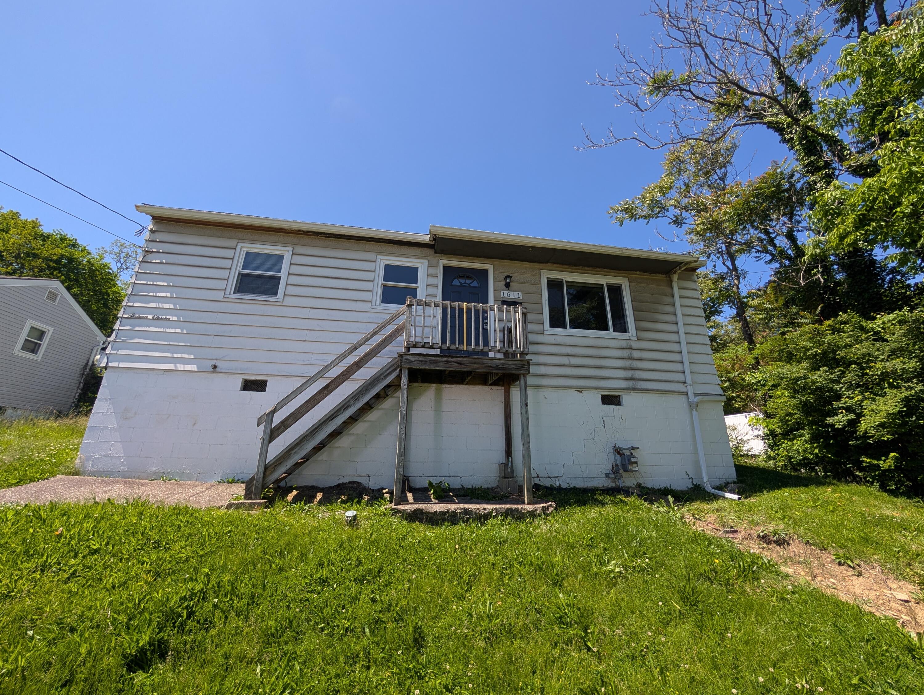 1611 Monroe Street Covington, KY 41014 - Photo 1 of 7