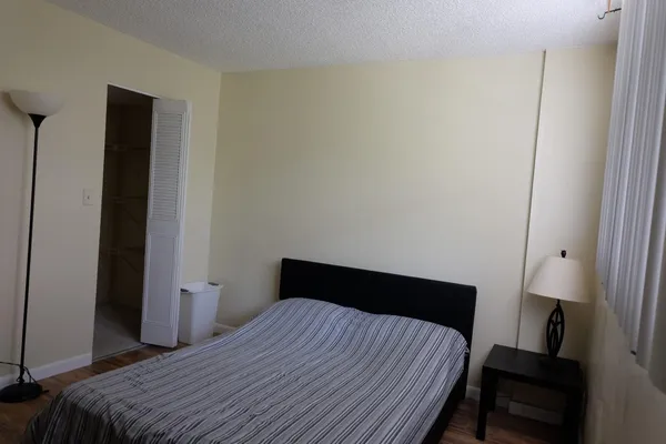 $210,000 | 103 Royal Park Drive, Unit 3B, Oakland Park, FL 33309