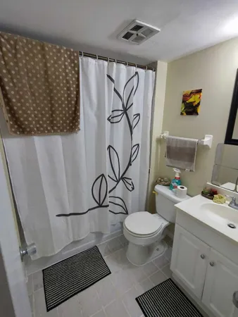 $210,000 | 103 Royal Park Drive, Unit 3B, Oakland Park, FL 33309
