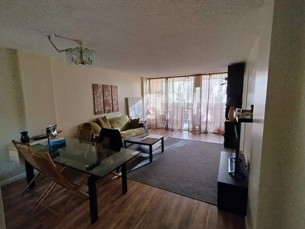 $210,000 | 103 Royal Park Drive, Unit 3B, Oakland Park, FL 33309
