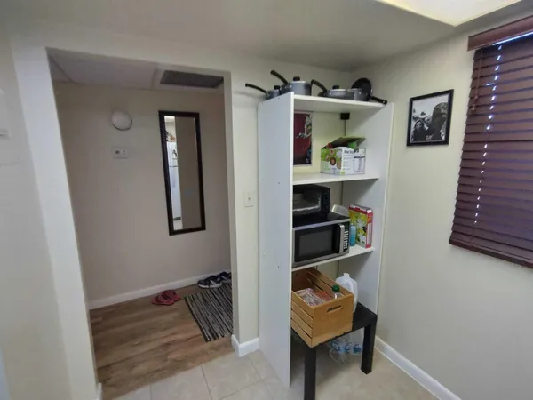 $210,000 | 103 Royal Park Drive, Unit 3B, Oakland Park, FL 33309
