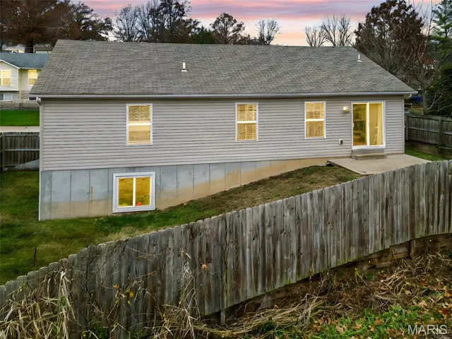 $274,900 | 2320 Arkansas Drive, High Ridge, MO 63049