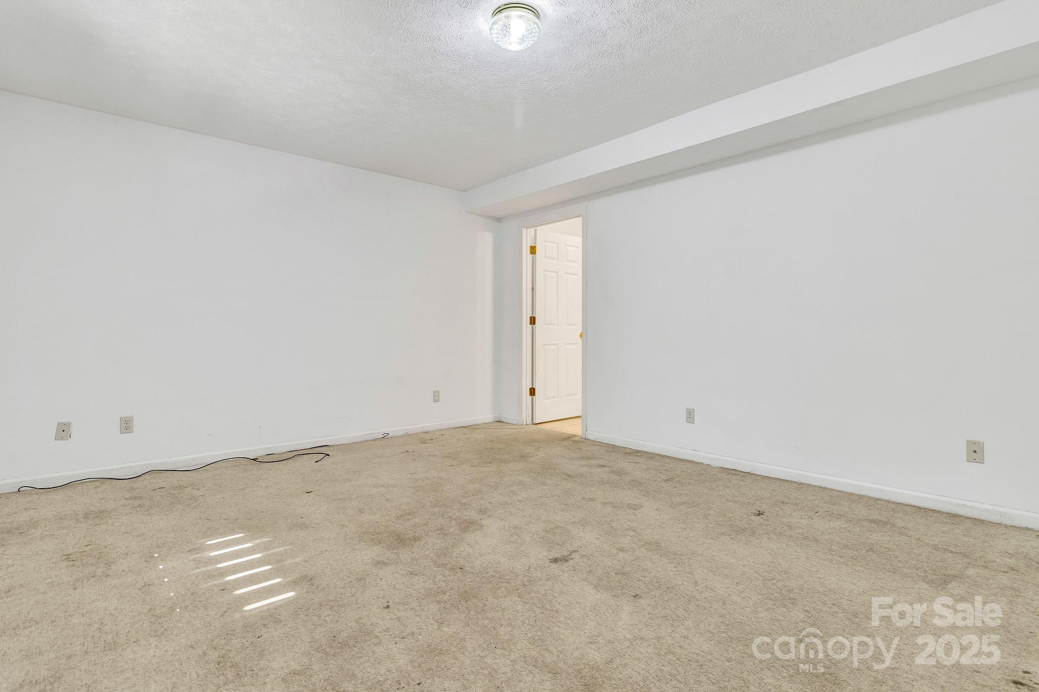 560 Hunters Ridge Road Mills River, NC 28759 - Photo 24 of 39 Gallery Image 24