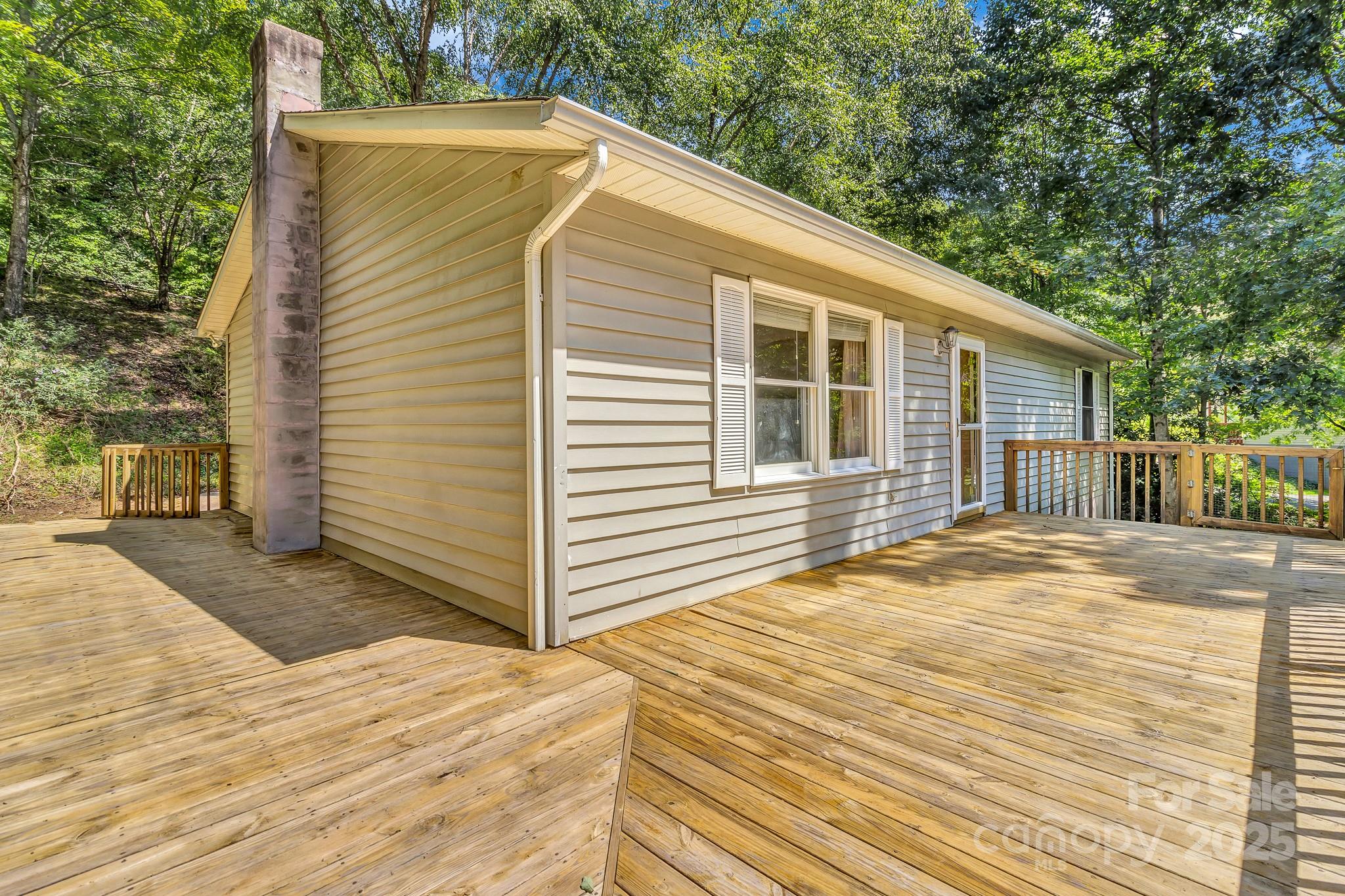 560 Hunters Ridge Road Mills River, NC 28759 - Photo 3 of 39 Gallery Image 3