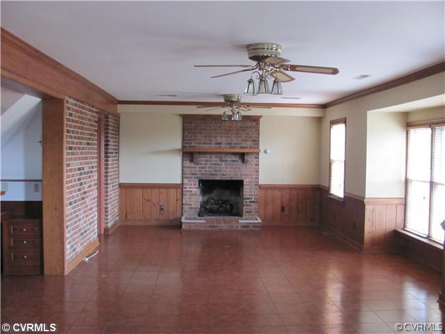 12343 Verdon Road Doswell, VA 23047 - Photo 5 of 12 Den/Family/Great Room - Family Room with Dining Ar