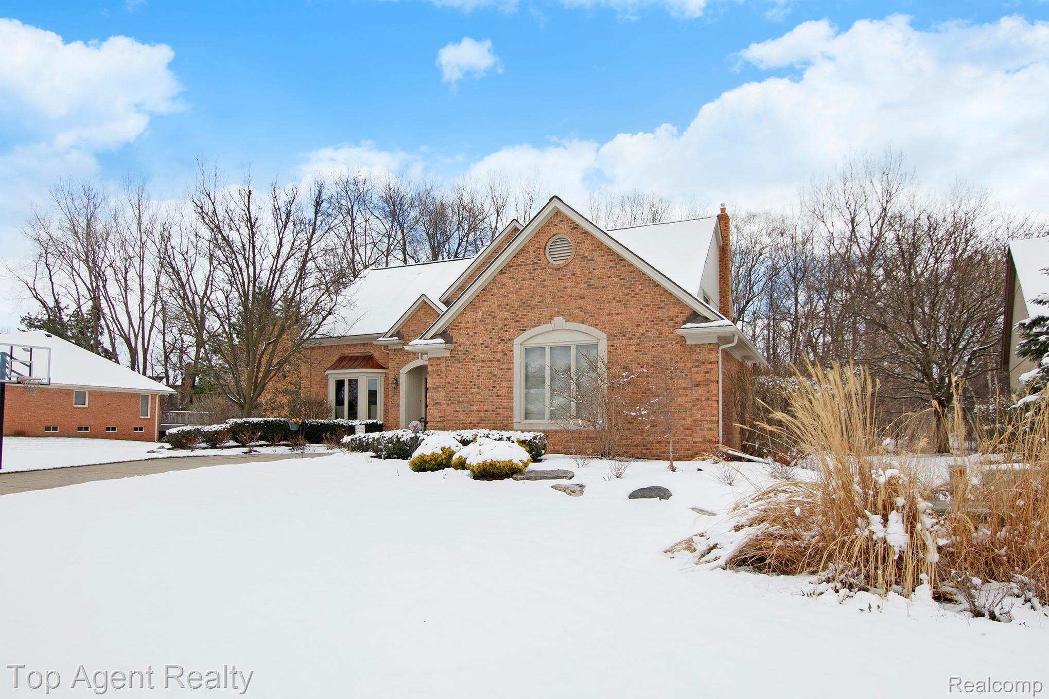 1470 Burhaven Drive Rochester, MI 48306 - Photo 3 of 47 IMG_3323.jpg
