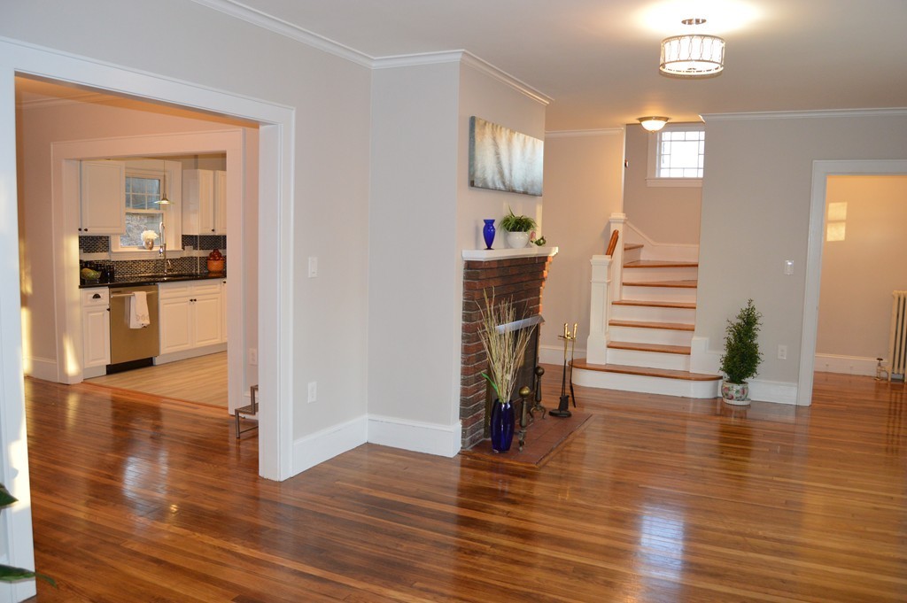 14 Columbine Road Worcester, MA 01609 - Photo 4 of 18 Gallery Image 4