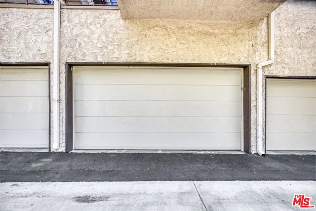 $3,995 | 23401 Park Sorrento, Unit 30, Calabasas, CA 91302