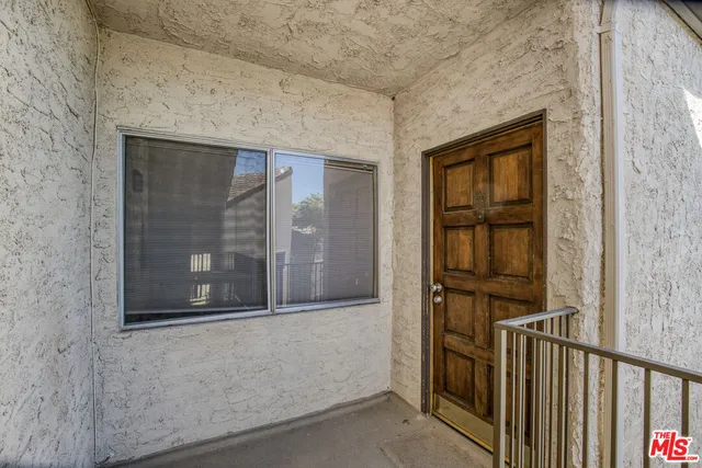 $3,995 | 23401 Park Sorrento, Unit 30, Calabasas, CA 91302