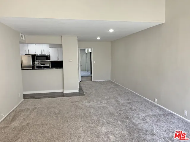 $3,995 | 23401 Park Sorrento, Unit 30, Calabasas, CA 91302