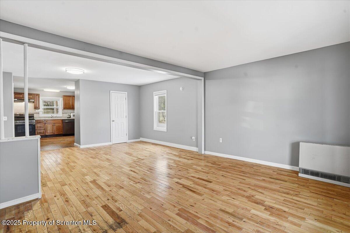 309 Ferdinand Street Scranton, PA 18508 - Photo 10 of 44 Living Room