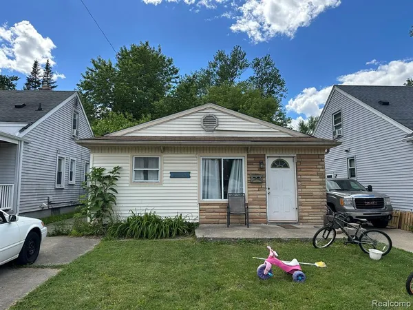 $99,900 | 15589 Norborne Avenue, Redford, MI 48239