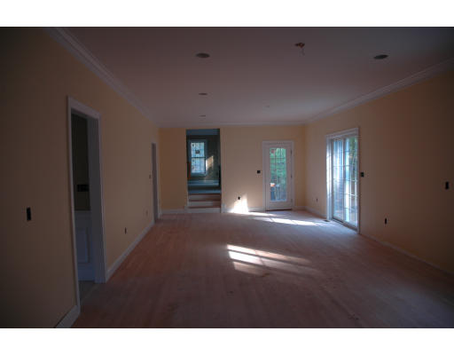 L7 Fosters Pond Road Andover, MA 01810 - Photo 4 of 21