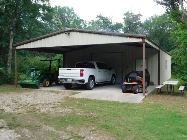 $520,000 | 2126 County Road 1450, Bonham, TX 75418