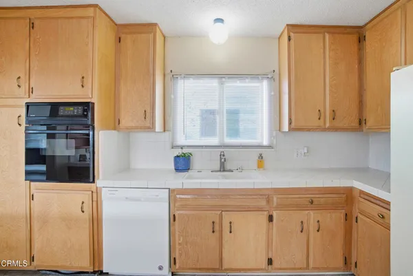 $379,000 | 1341 Edgewood Way, Unit 23, Oxnard, CA 93030