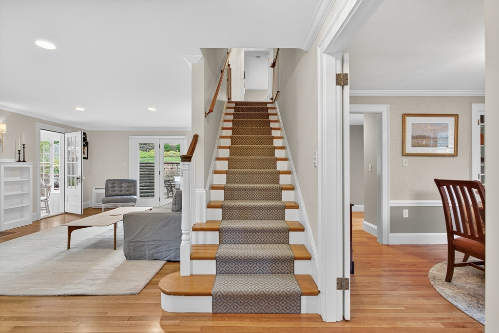 31 Laurel Drive Needham, MA 02492 - Photo 4 of 24