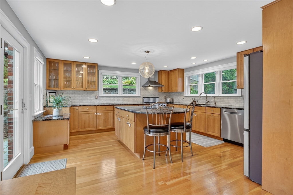 31 Laurel Drive Needham, MA 02492 - Photo 5 of 24