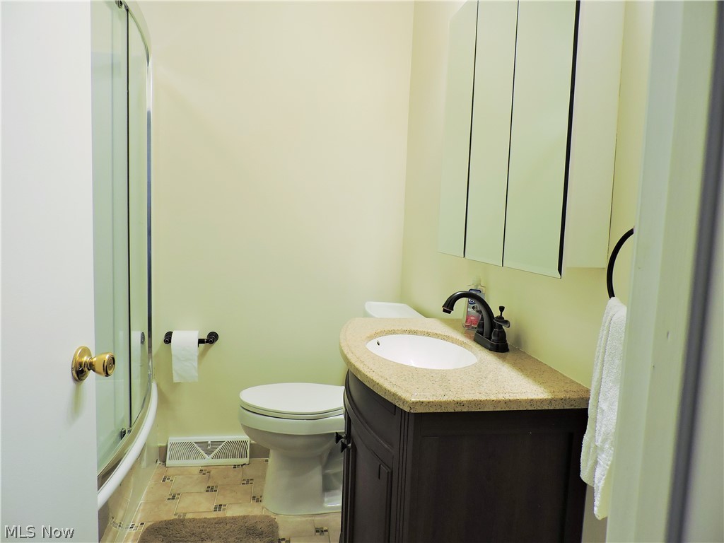 52720 North Ridge Road Vermilion, OH 44089 - Photo 11 of 30