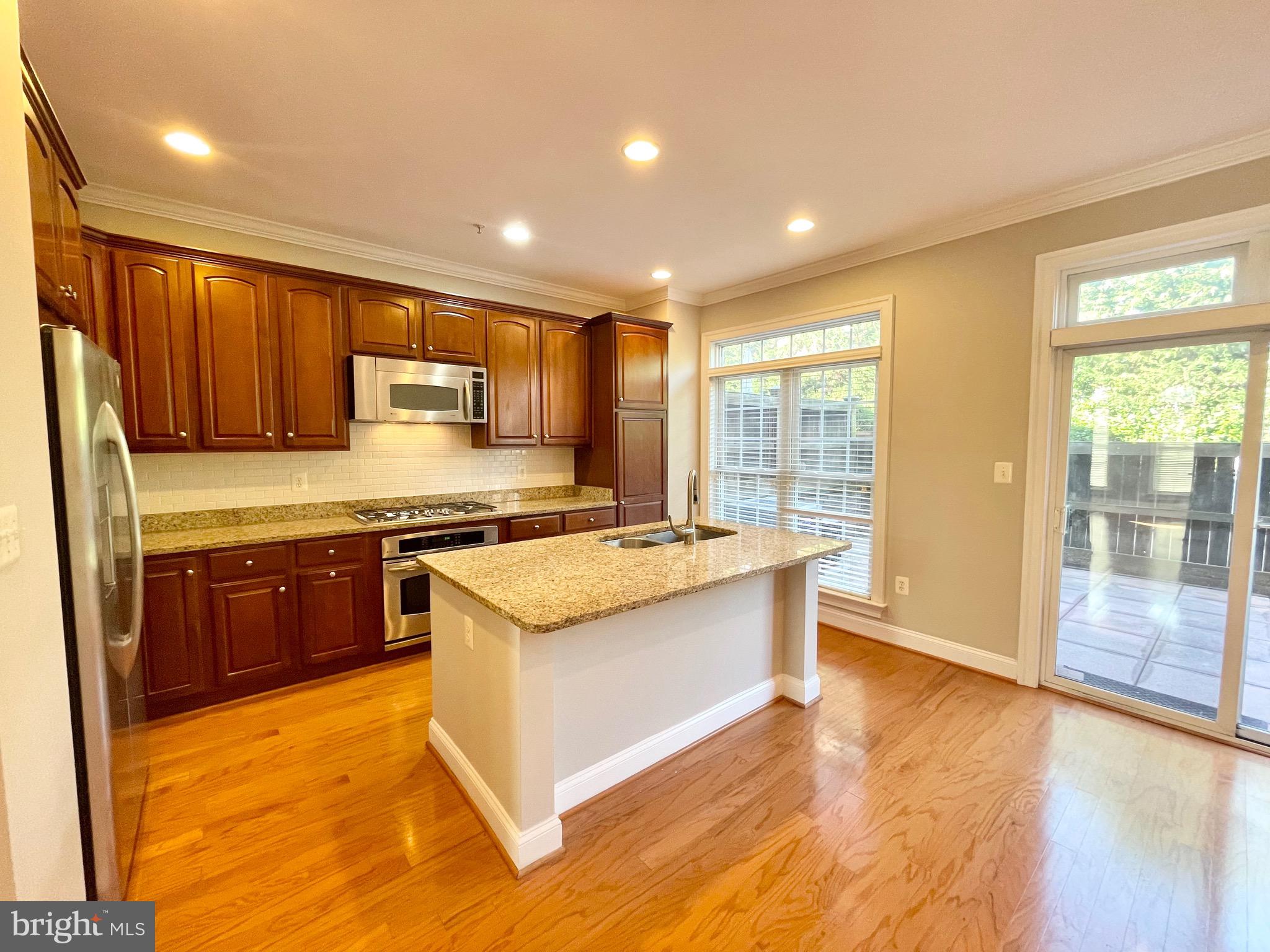 1507 Portner Road Alexandria, VA 22314 - Photo 6 of 35