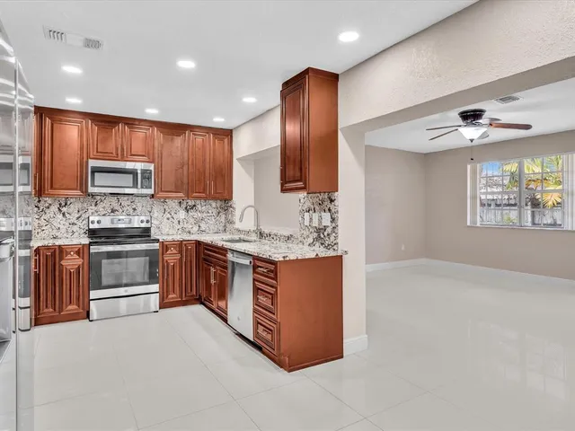 $3,650 | 6831 Northwest 81st Place, Tamarac, FL 33321