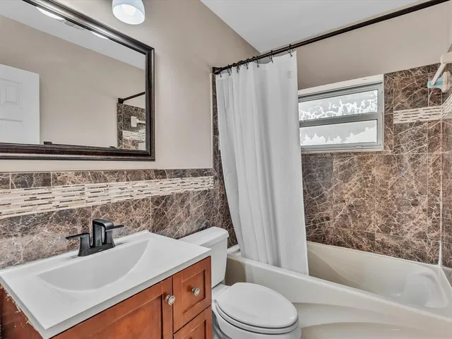 $3,650 | 6831 Northwest 81st Place, Tamarac, FL 33321