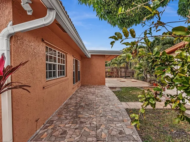 $3,650 | 6831 Northwest 81st Place, Tamarac, FL 33321