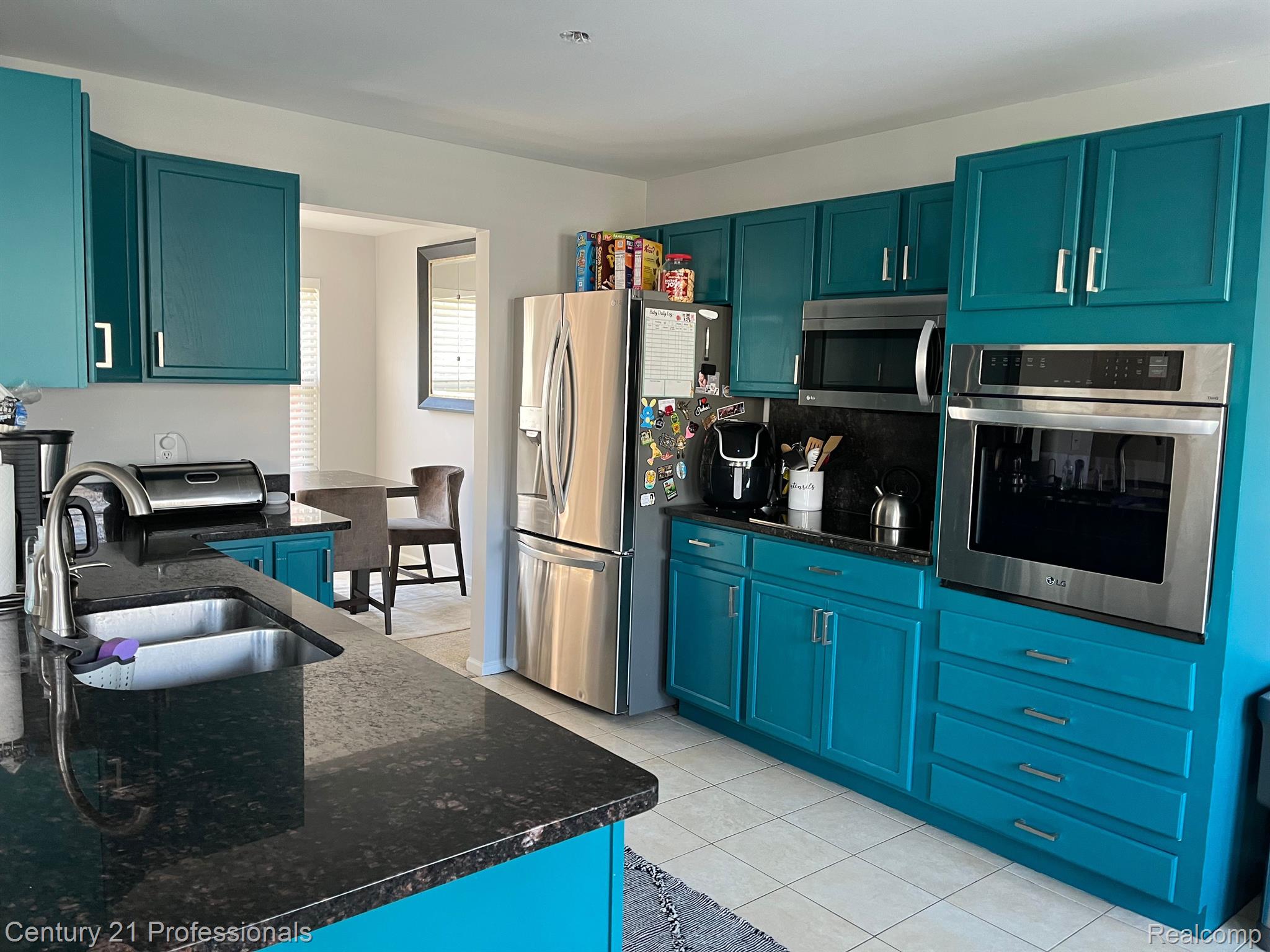 20984 Andover Road Southfield, MI 48076 - Photo 14 of 50 Refrigerator is excluded