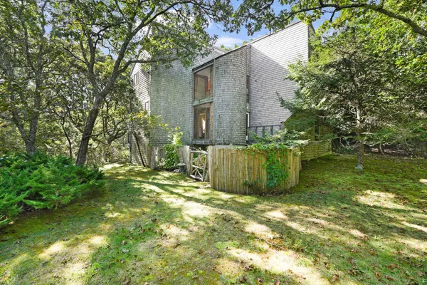 $2,395,000 | 25 Fulling Mill Road, Chilmark, MA 02535