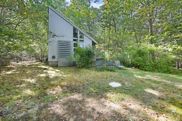 $2,395,000 | 25 Fulling Mill Road, Chilmark, MA 02535