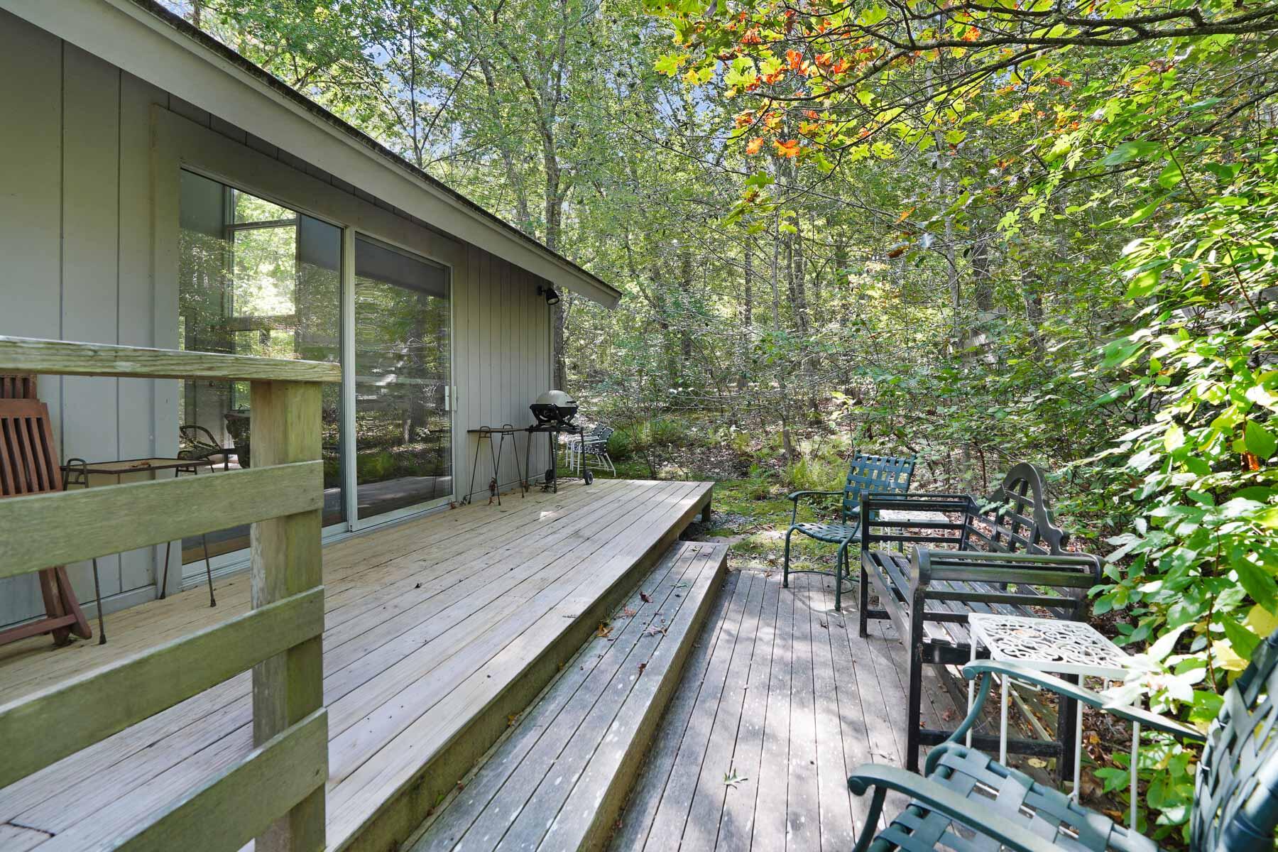 25 Fulling Mill Road Chilmark, MA 02535 - Photo 19 of 28 Guest House deck