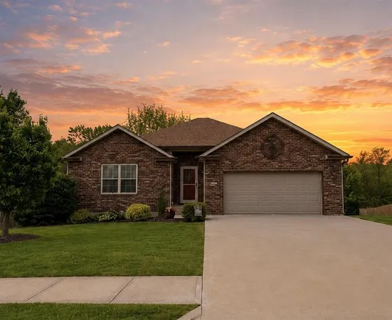 $385,000 | 807 Charles Street, Knob Noster, MO 65336