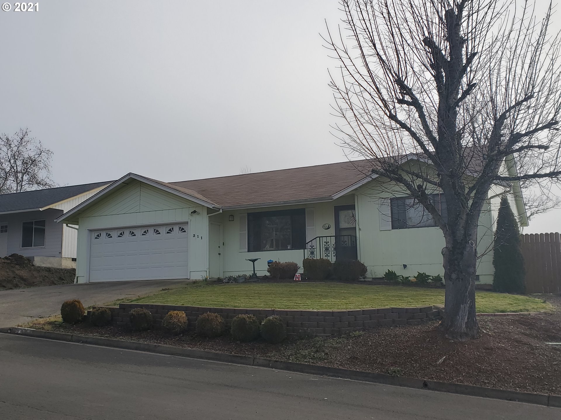 311 Corona Loop Road Roseburg, OR 97471 - Photo 1 of 19 Gallery Image 1