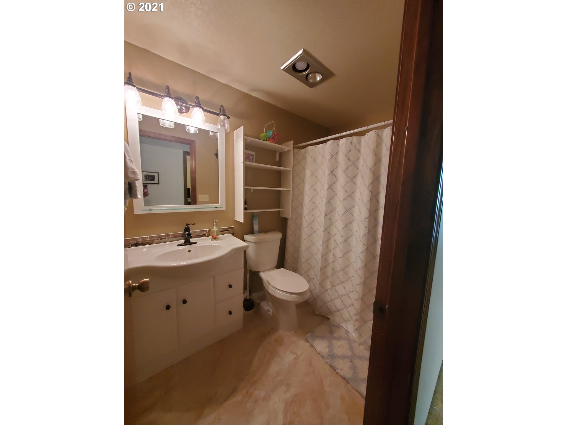 311 Corona Loop Road Roseburg, OR 97471 - Photo 12 of 19 Gallery Image 12