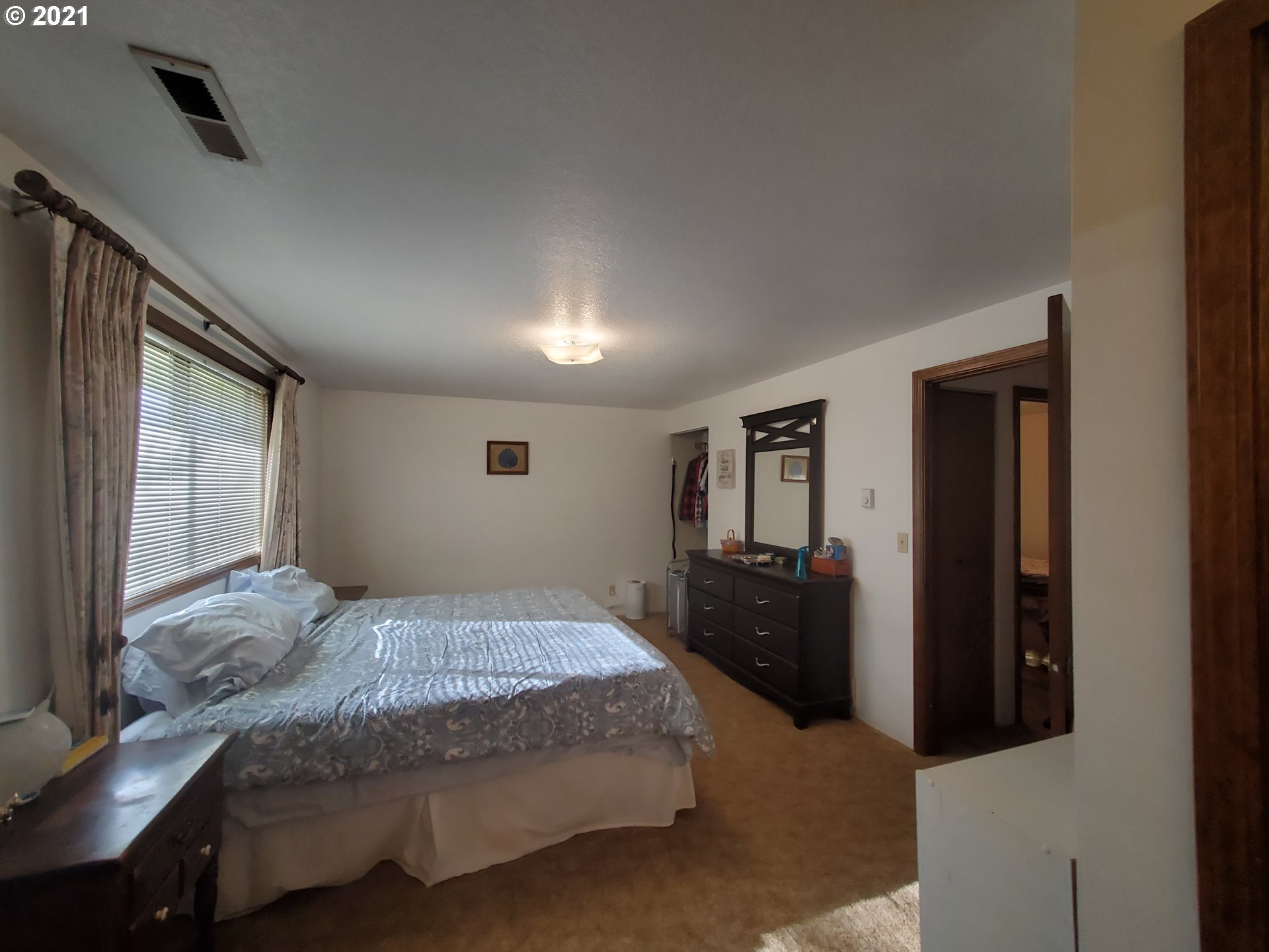 311 Corona Loop Road Roseburg, OR 97471 - Photo 13 of 19 Gallery Image 13