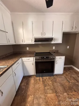 a close view of sink and tap
