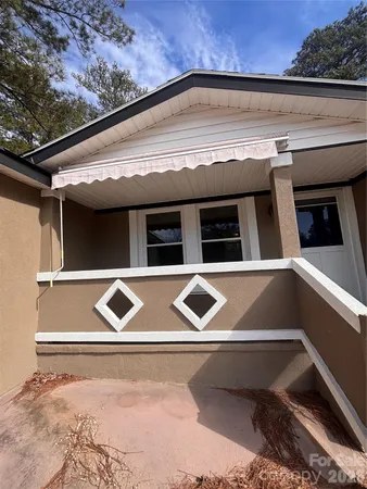 a view of an outdoor space