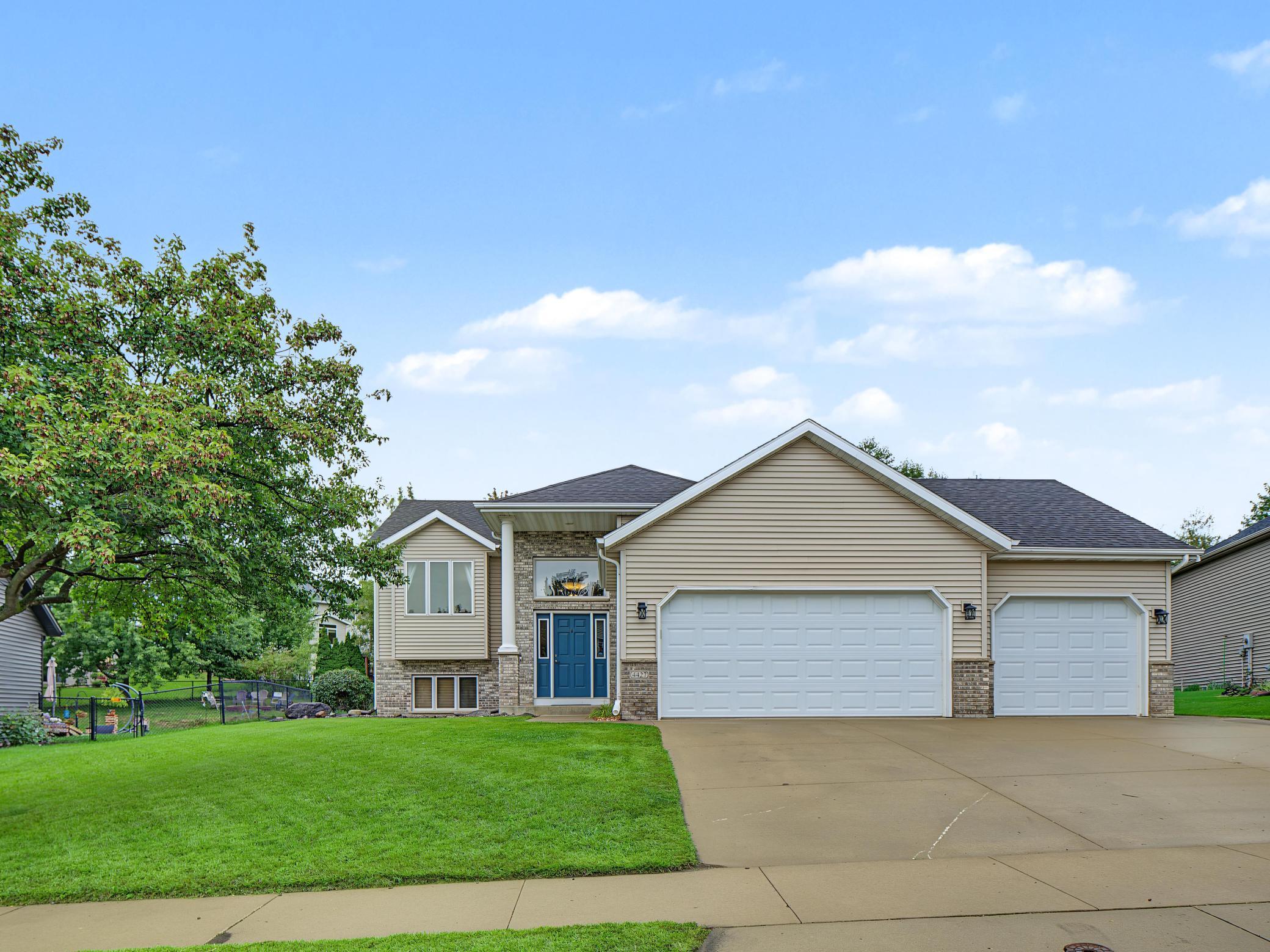 4427 Shetland Place Northwest Rochester, MN 55901 - Photo 3 of 35 Gallery Image 3