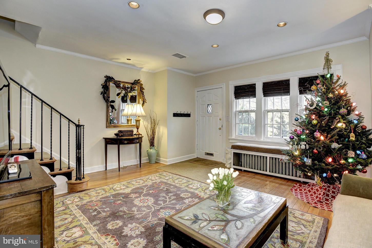 4458 Reservoir Road Northwest Washington, DC 20007 - Photo 5 of 27 Iron Railing